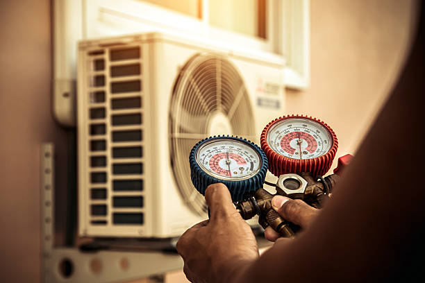 Professional Hvac Installation technician working in Lincoln, DE